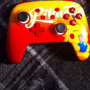 Nintendo switch controller pikachu⚡